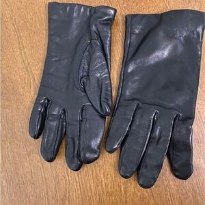Two pairs of women’s vintage leather gloves,